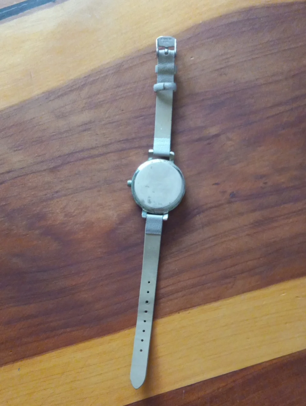 Minimalist Ivory Dial Watch with Light Gray Strap
